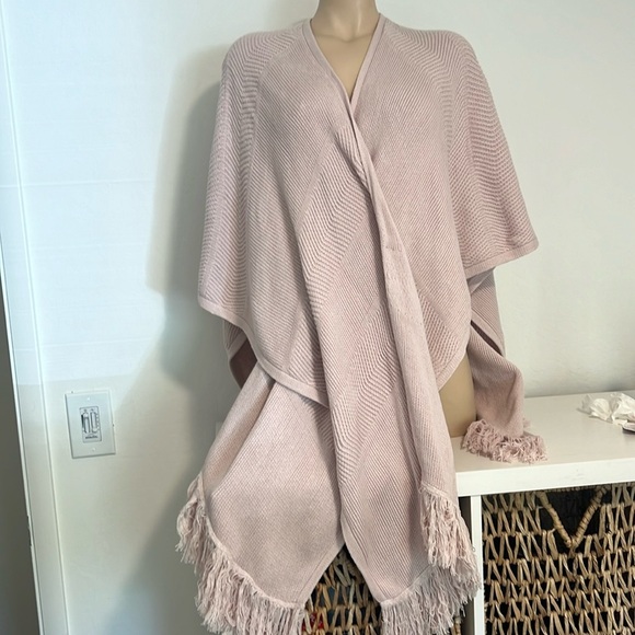 Roller Rabbit Other - Roller Rabbit Shawl